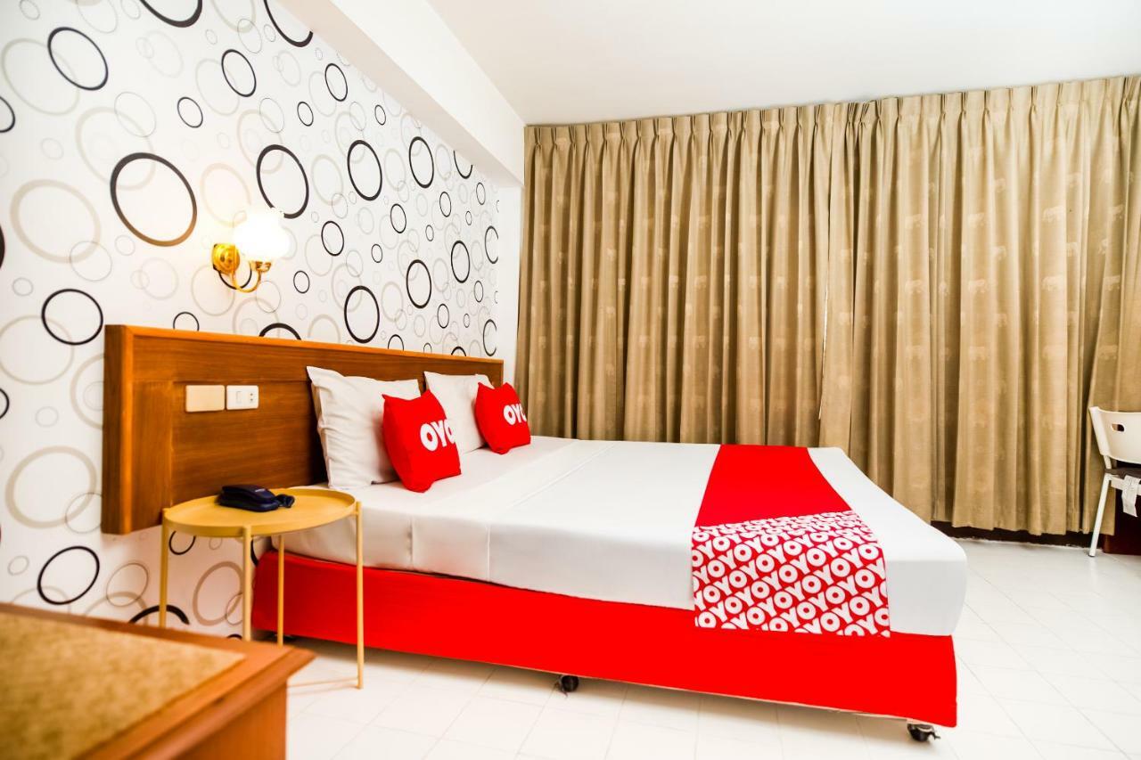 Oyo 320 Regent 2002 Guest House Phuket Екстериор снимка