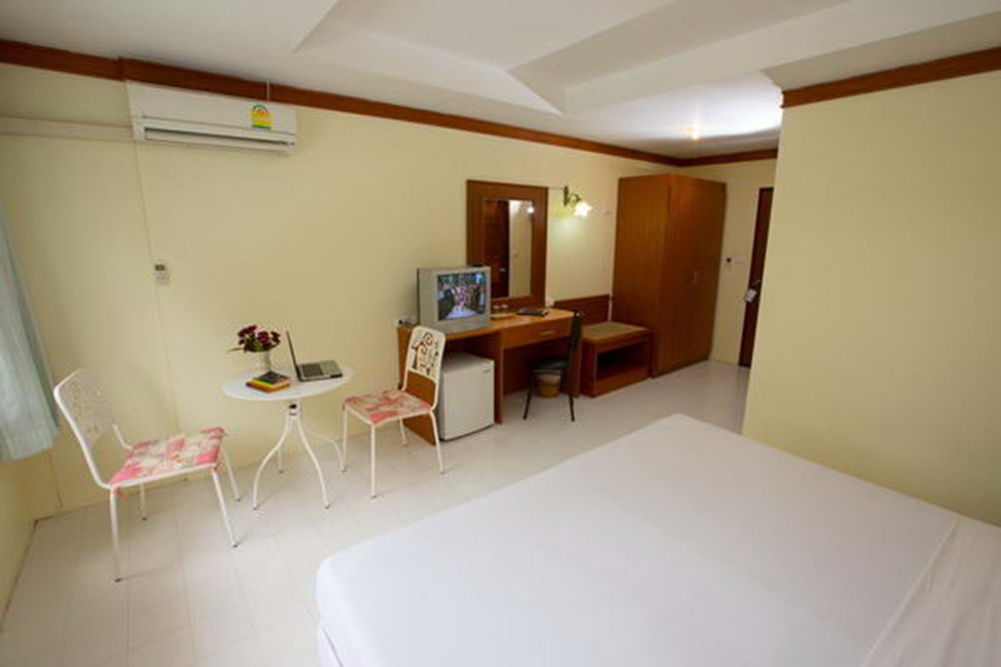 Oyo 320 Regent 2002 Guest House Phuket Екстериор снимка