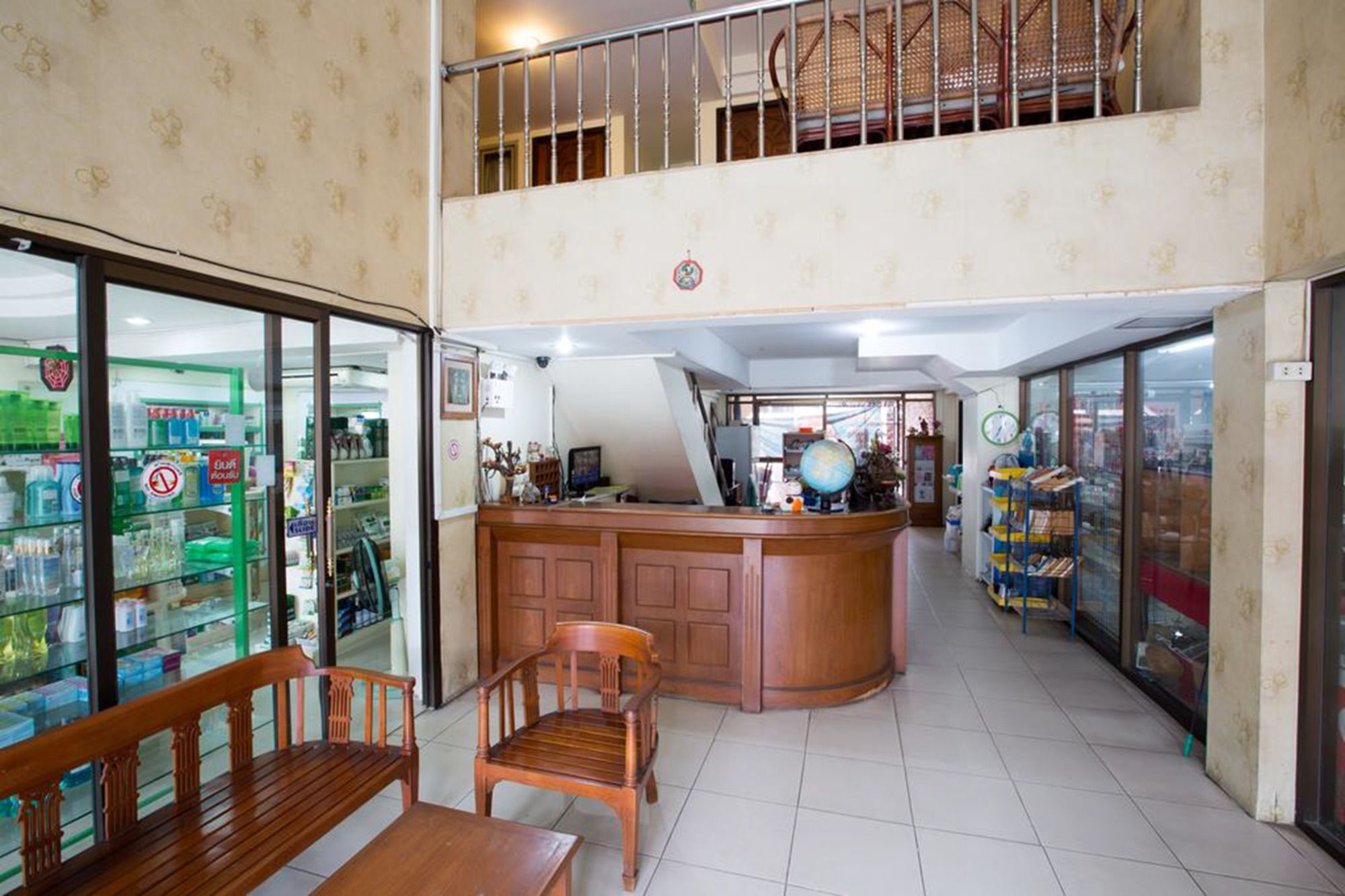 Oyo 320 Regent 2002 Guest House Phuket Екстериор снимка