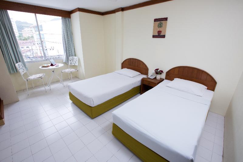 Oyo 320 Regent 2002 Guest House Phuket Екстериор снимка